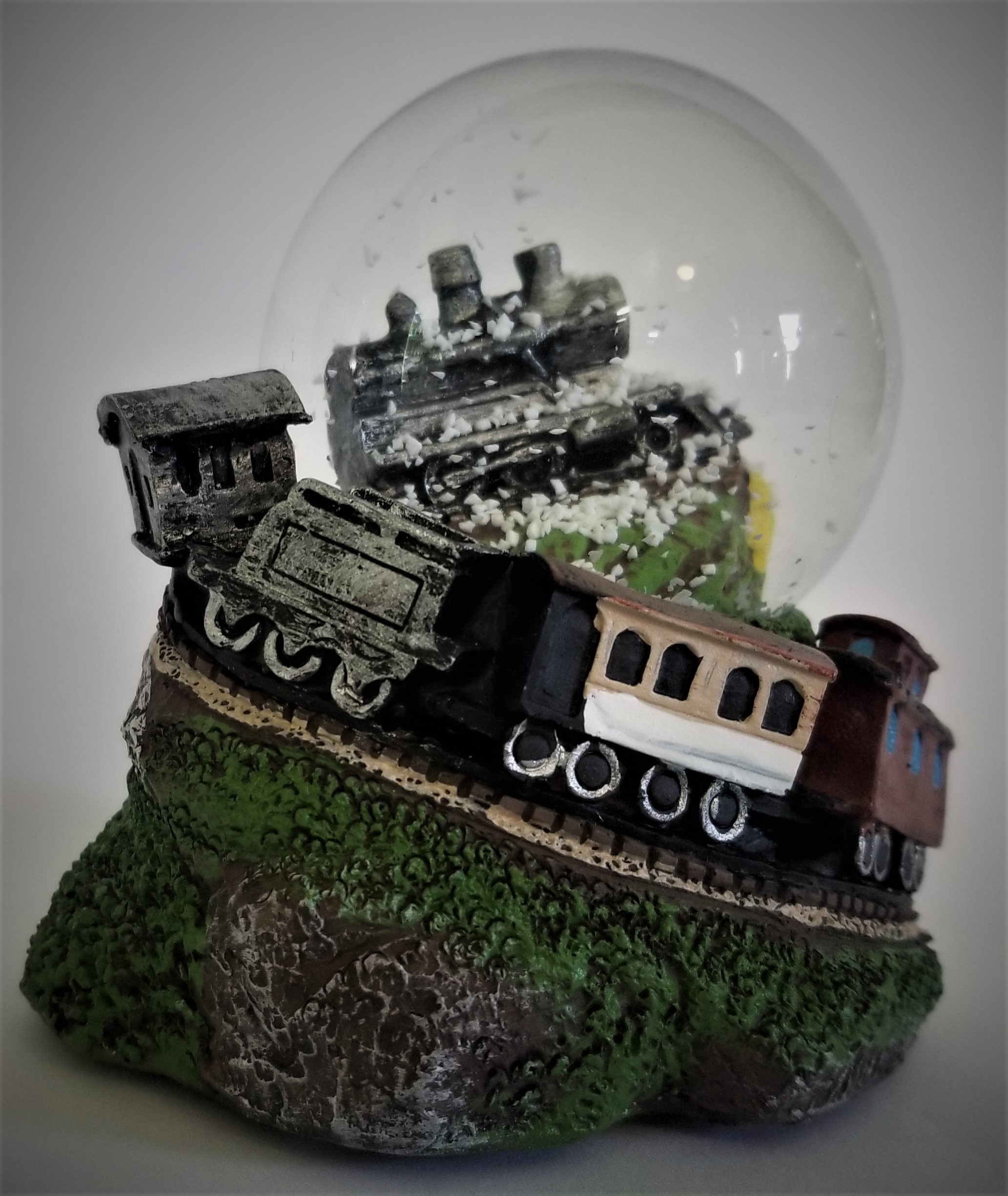 Steam Train Snow Globe